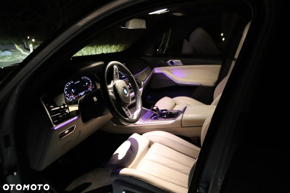BMW X7 M50i sport - 36