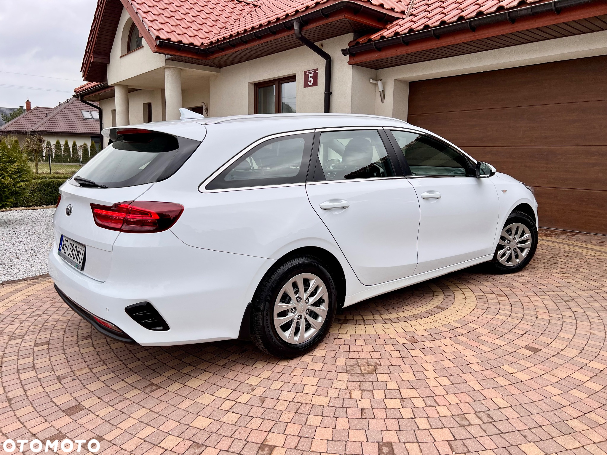 Kia Ceed 1.6 CRDi SCR M - 4