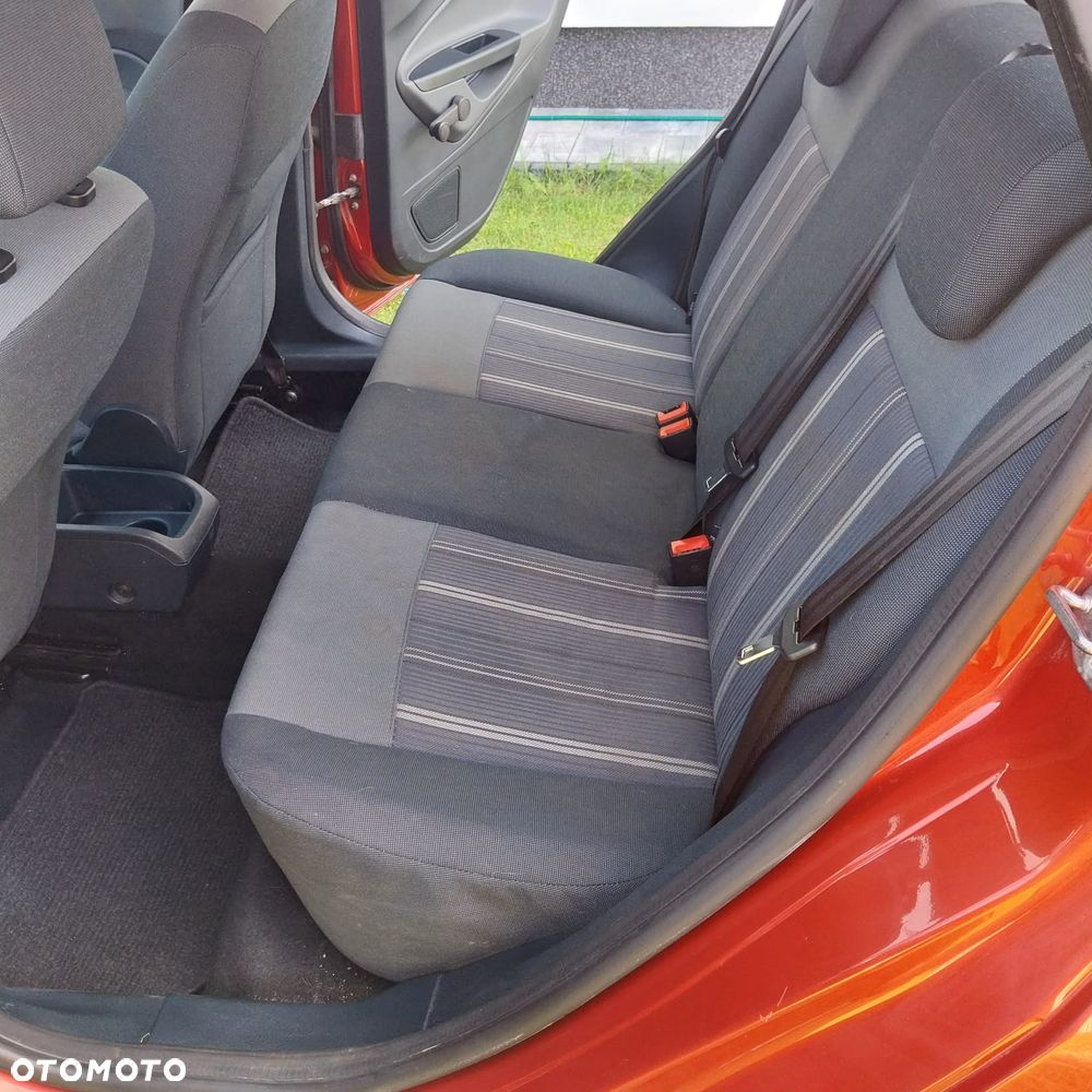 Ford Fiesta 2010 photo 5