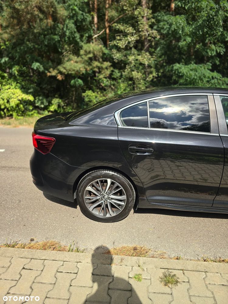 Toyota Avensis 2.0 D-4D Premium - 15