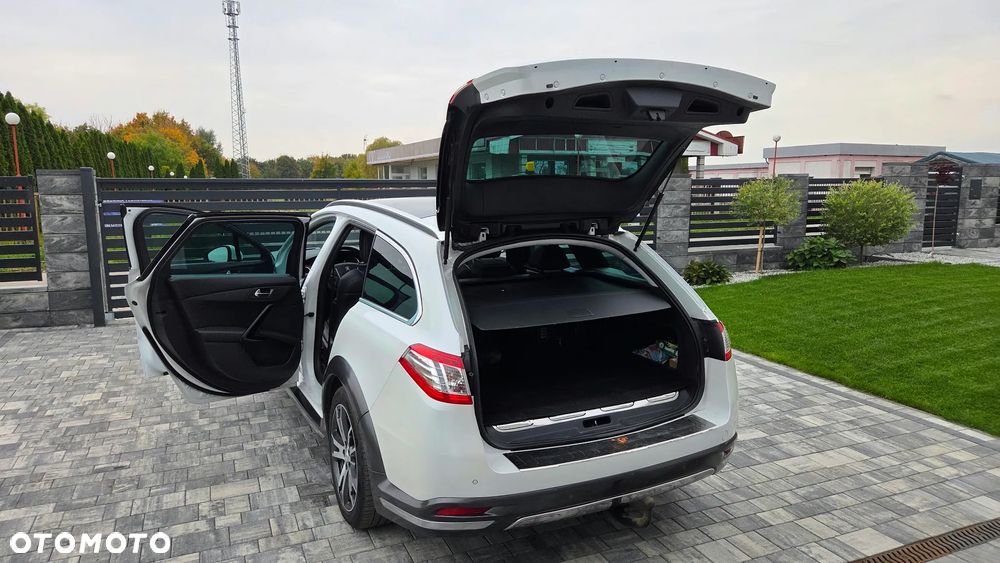 Peugeot 508 RXH Hybrid4 - 16
