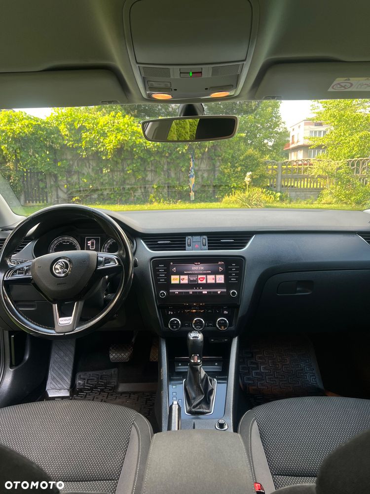 Skoda Octavia 2.0 TDI 4x4 DSG Scout - 16