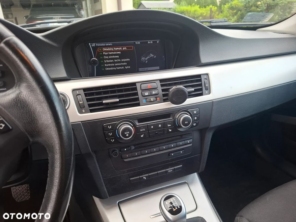 BMW Seria 3 318d - 18
