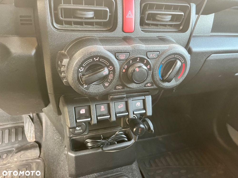 Suzuki Jimny 1.5 ALLGRIP Comfort - 25