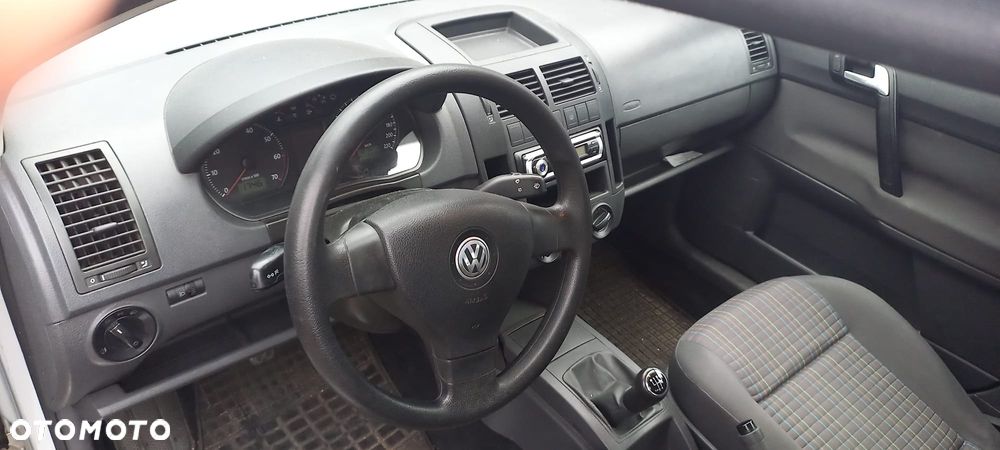 Volkswagen Polo 1.4 16V Trendline - 6