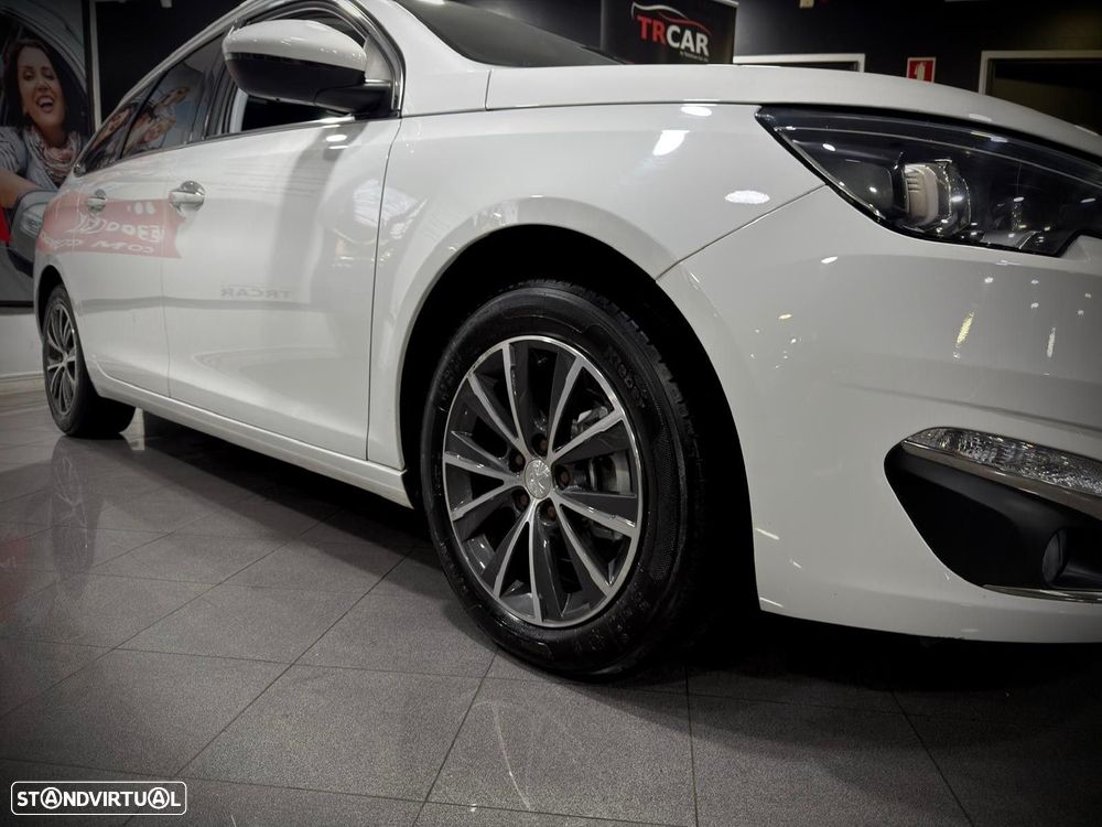 Peugeot 308 SW 1.2 PureTech Allure EAT6 - 10