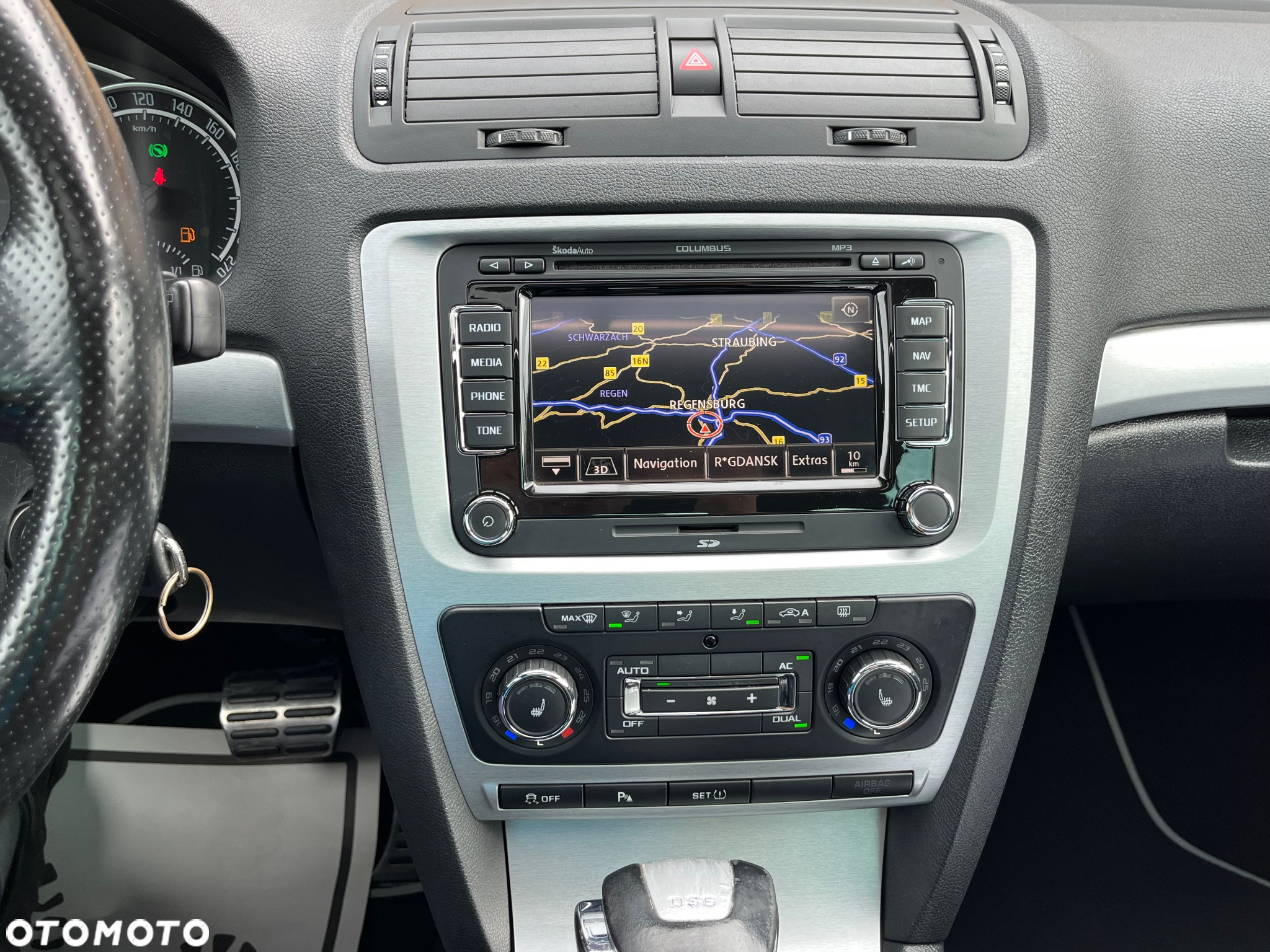 Skoda Octavia Combi 2.0 TDI CR DPF DSG RS - 25