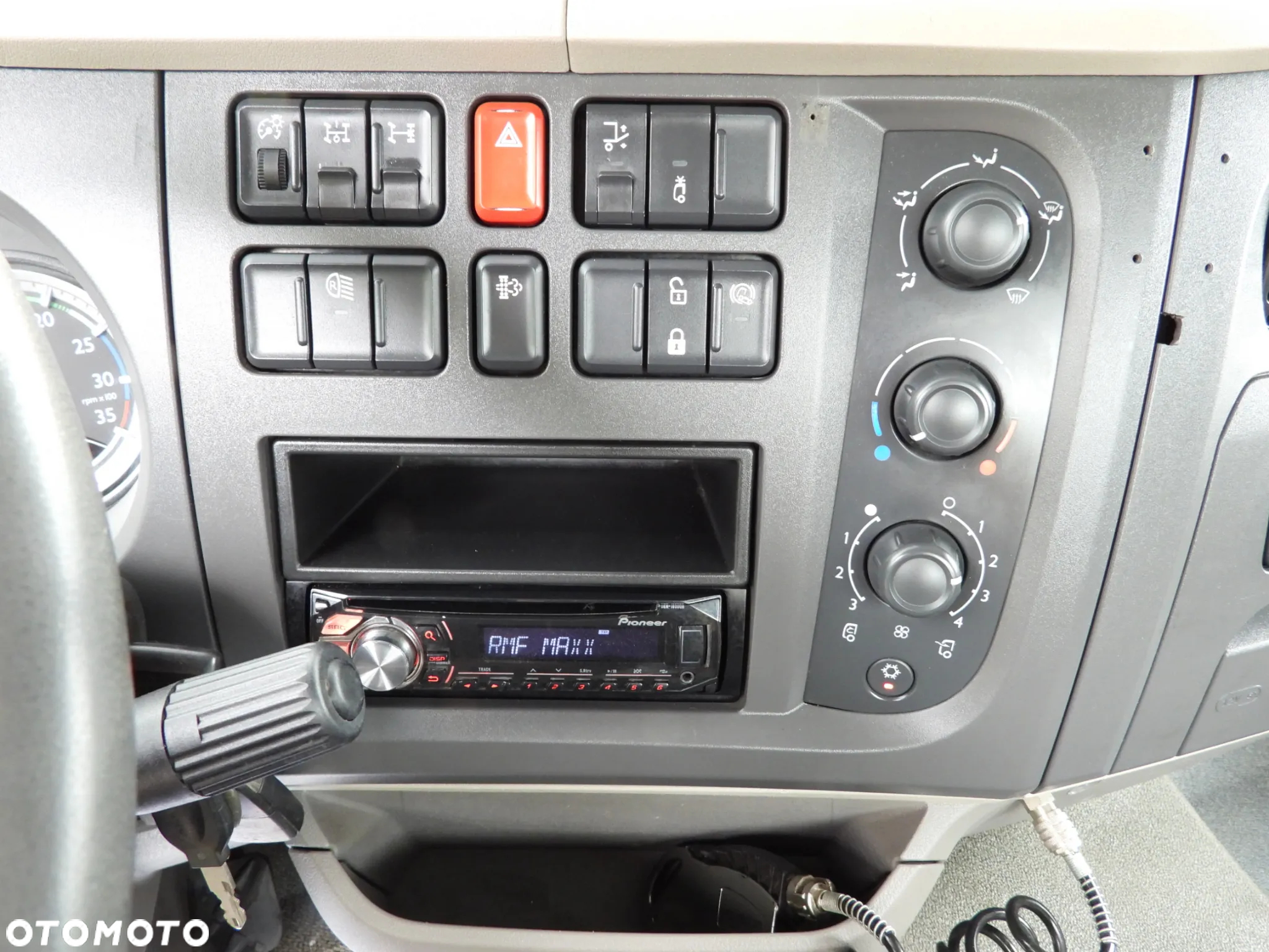 DAF LF 180 WYWROTKA TRÓJSTRONNA TEMPOMAT LEDY AUTOMAT BLIŹNIACZE KOŁA KLIMATYZACJA 180KM [ 435885 ] - 32