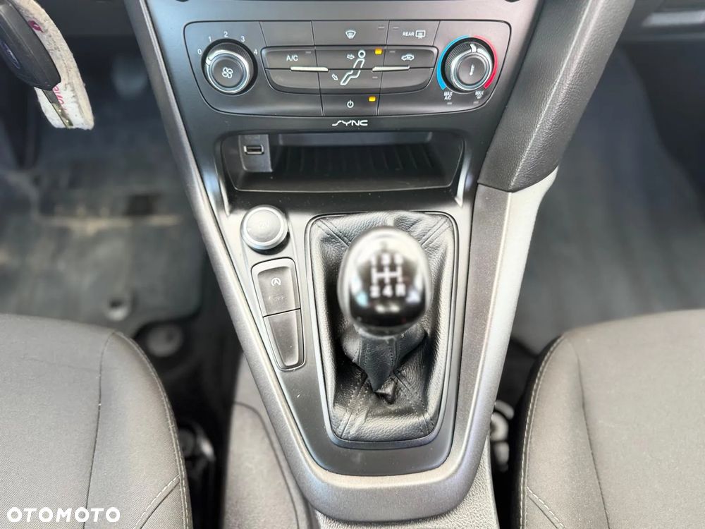 Ford Focus 1.0 EcoBoost Trend - 19