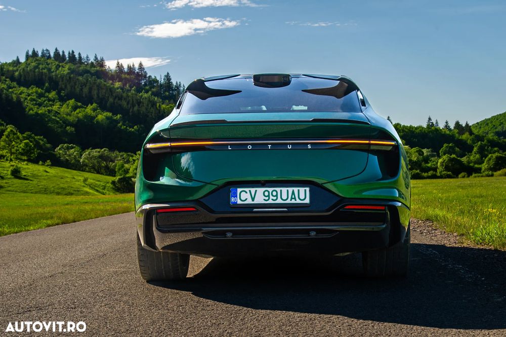 Lotus Eletre - 16