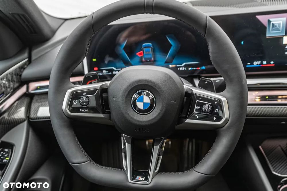 BMW Seria 5 520d xDrive mHEV - 13