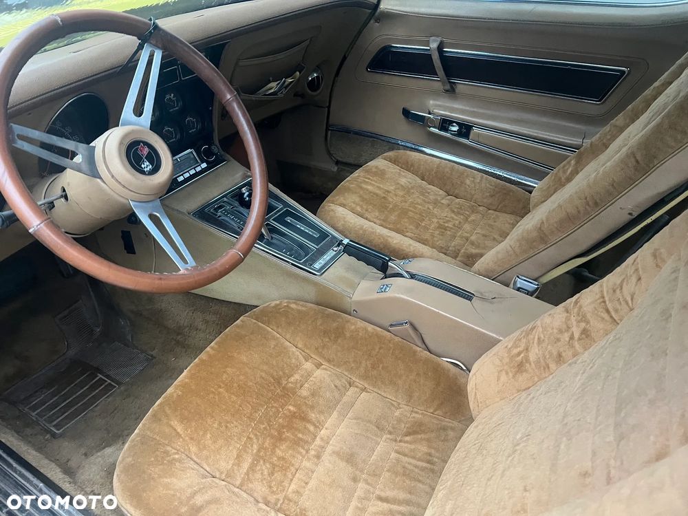 Chevrolet Corvette - 9