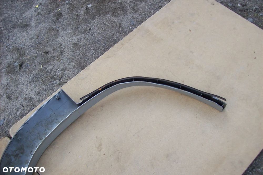 LISTWA NAKŁADKA L.TYŁ MITSUBISHI PAJER II 5DRZWI - 6