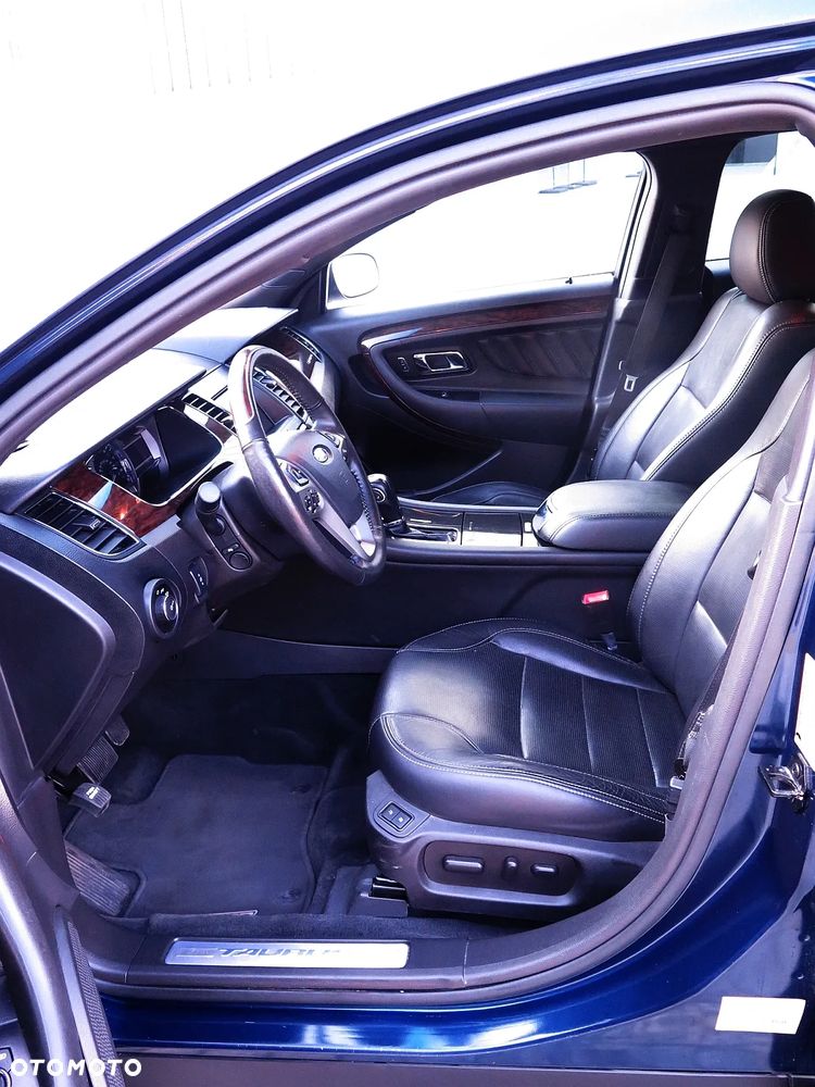 Ford Taurus - 10