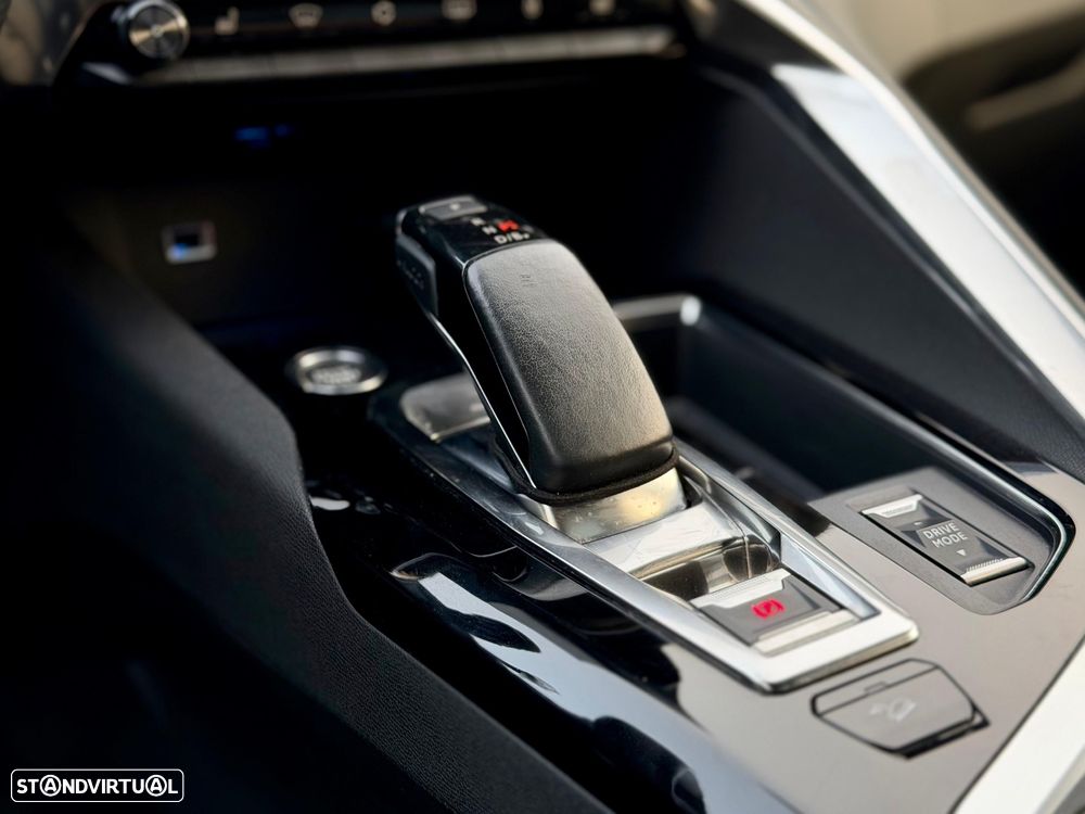 Peugeot 3008 1.6 Hybrid4 GT Pack e-EAT8 - 36