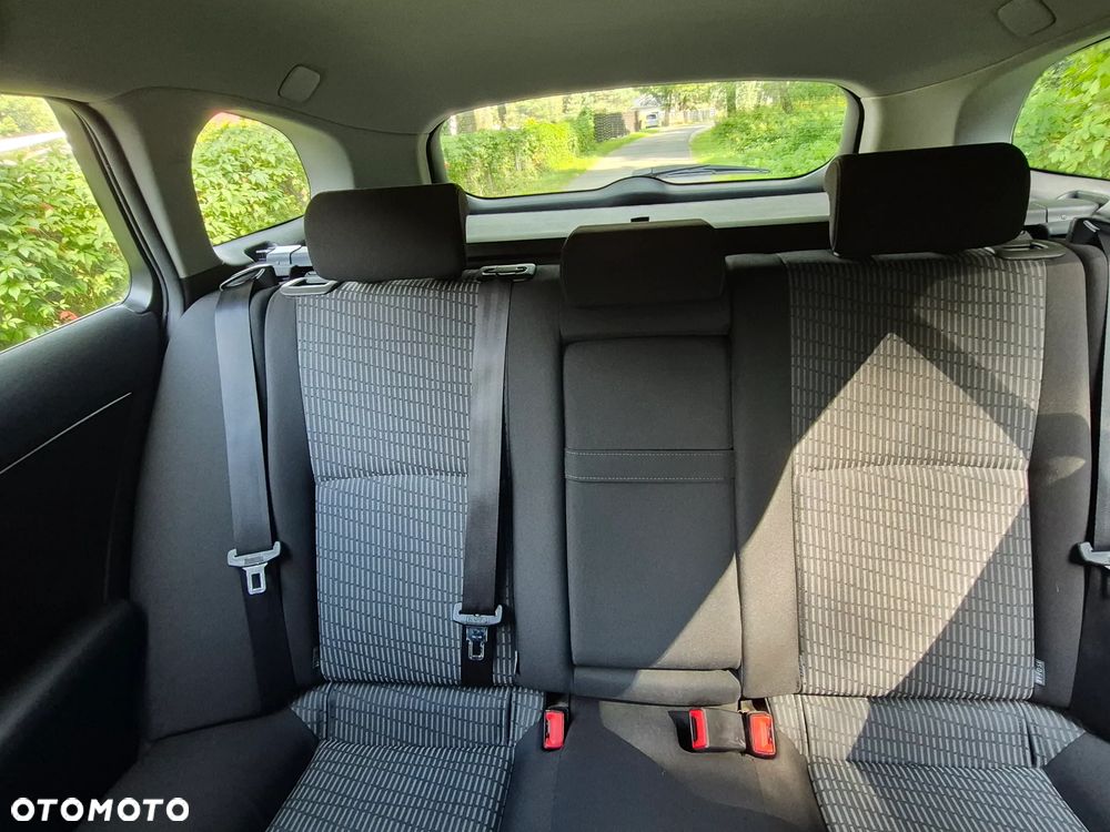 Toyota Avensis 2.0 D-4D Edition - 26