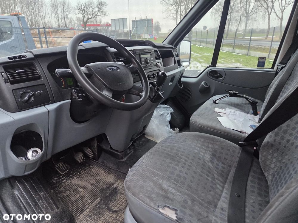 Ford Transit - 13