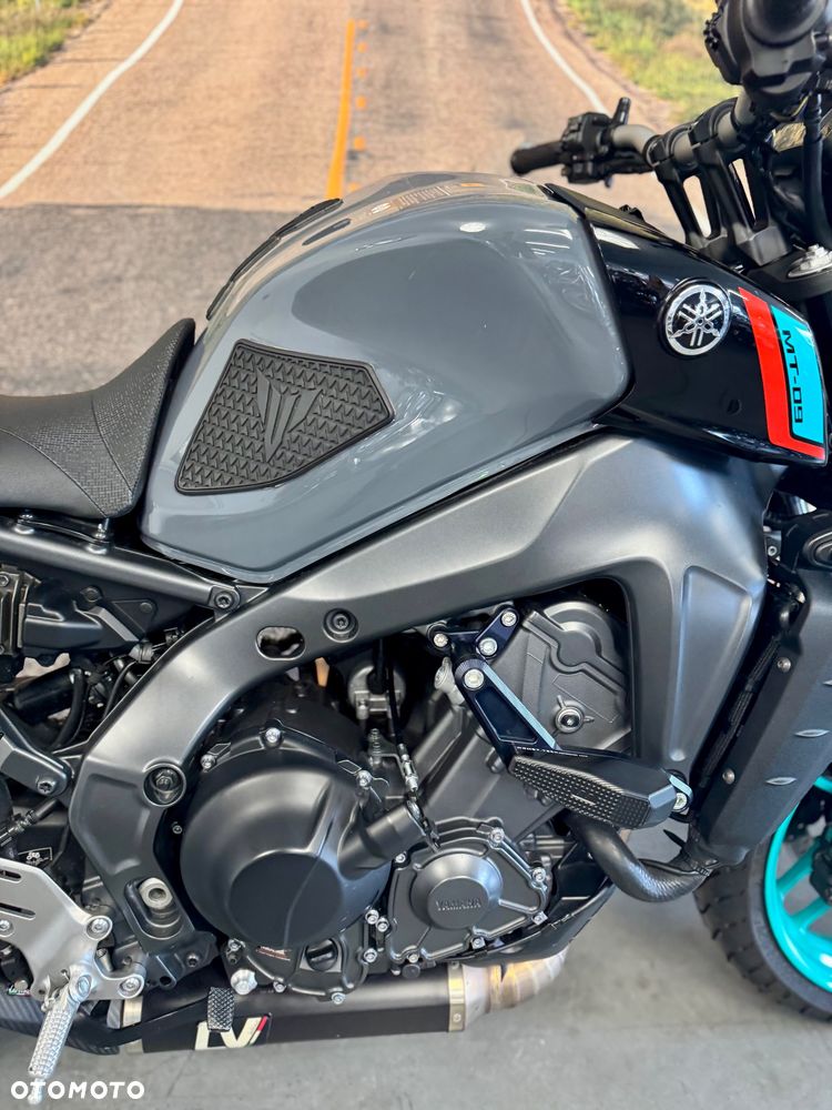 Yamaha MT - 8