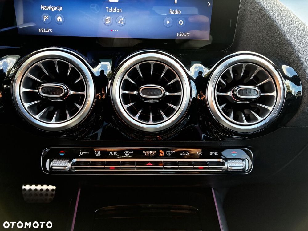Mercedes-Benz GLA 220 mHEV 4-Matic AMG Line 8G-DCT - 24