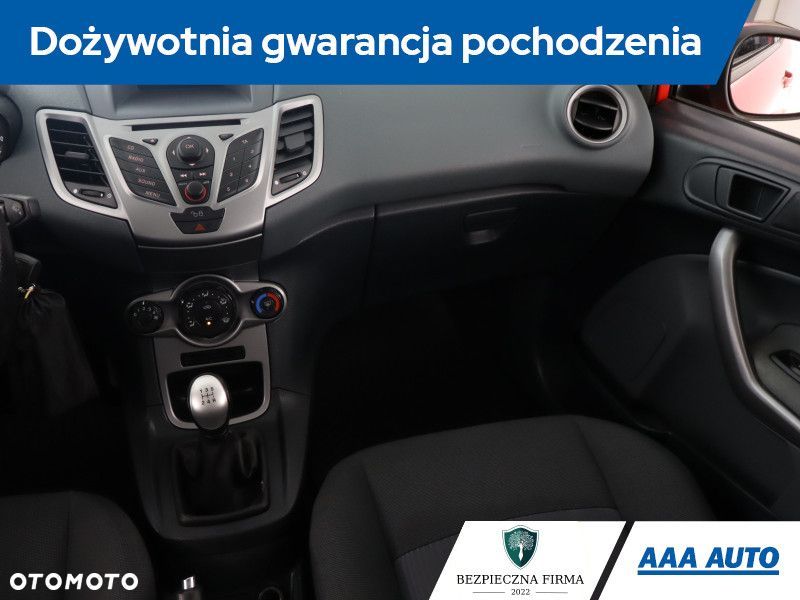 Ford Fiesta - 10