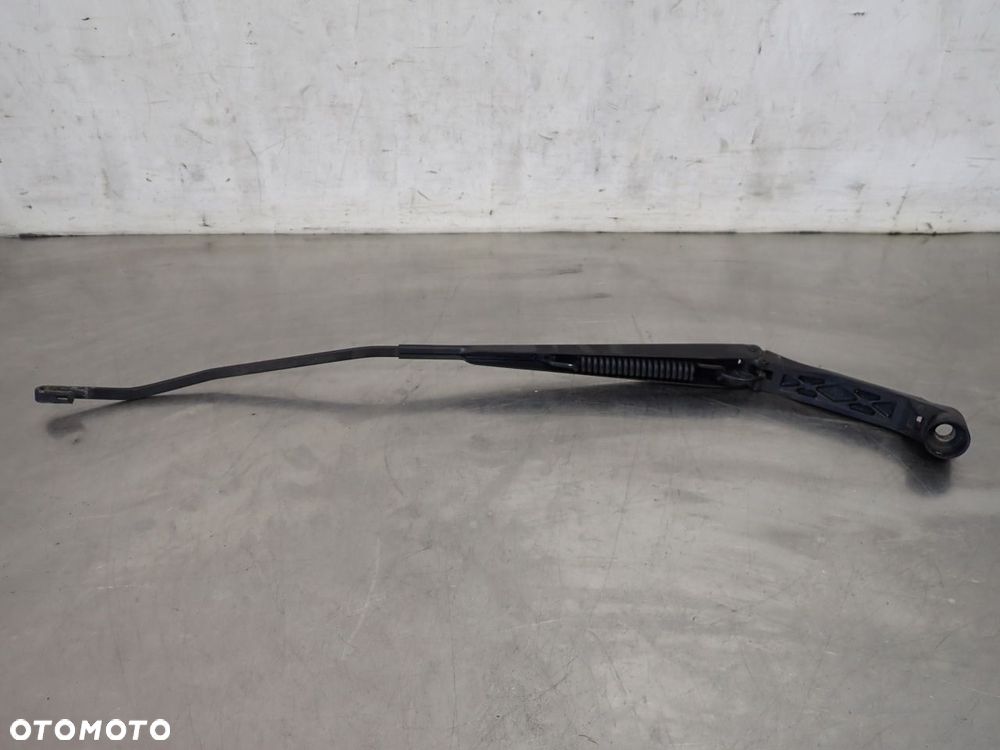 RAMIĘ WYCIERACZKI PRZÓD LEWE MITSUBISHI COLT VI Z30 6832 - 2