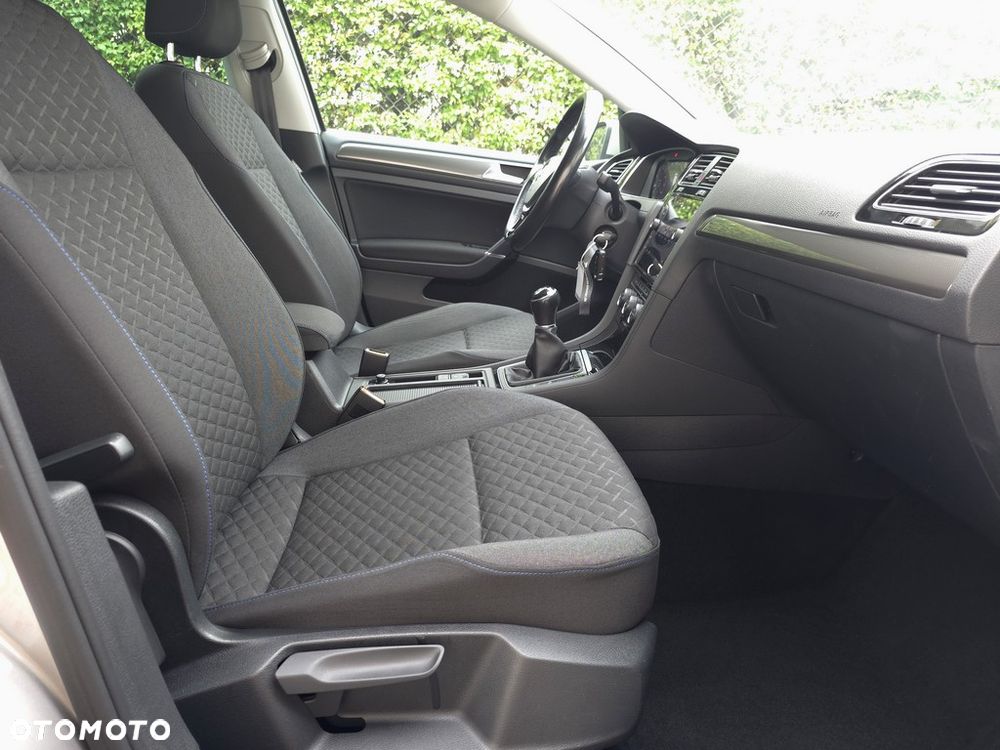 Volkswagen Golf - 15