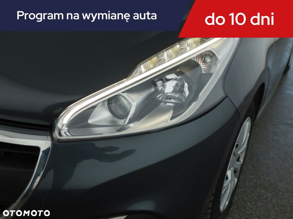 Peugeot 208 - 18