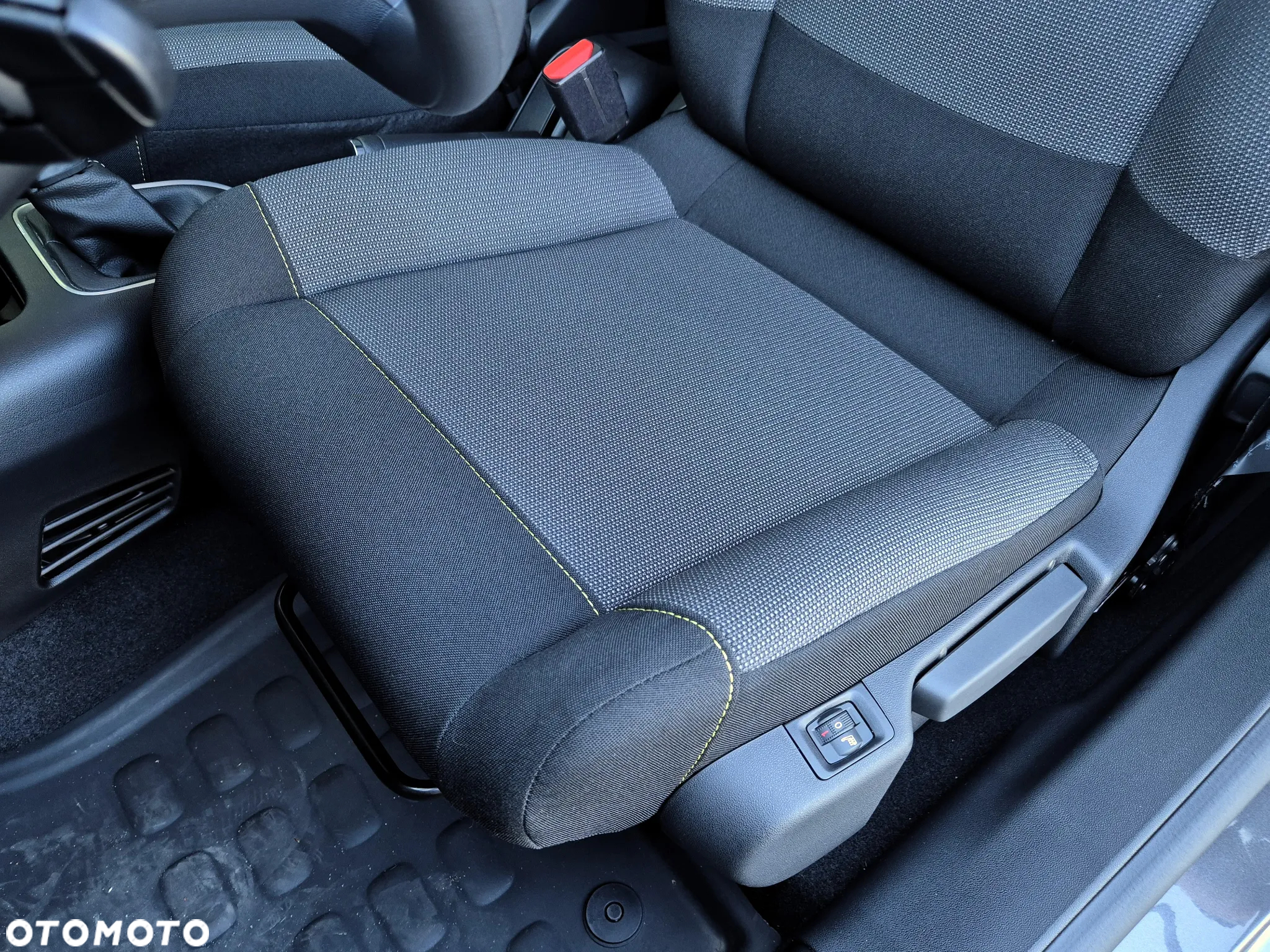 Citroën C3 1.2 PureTech Shine EAT6 - 13