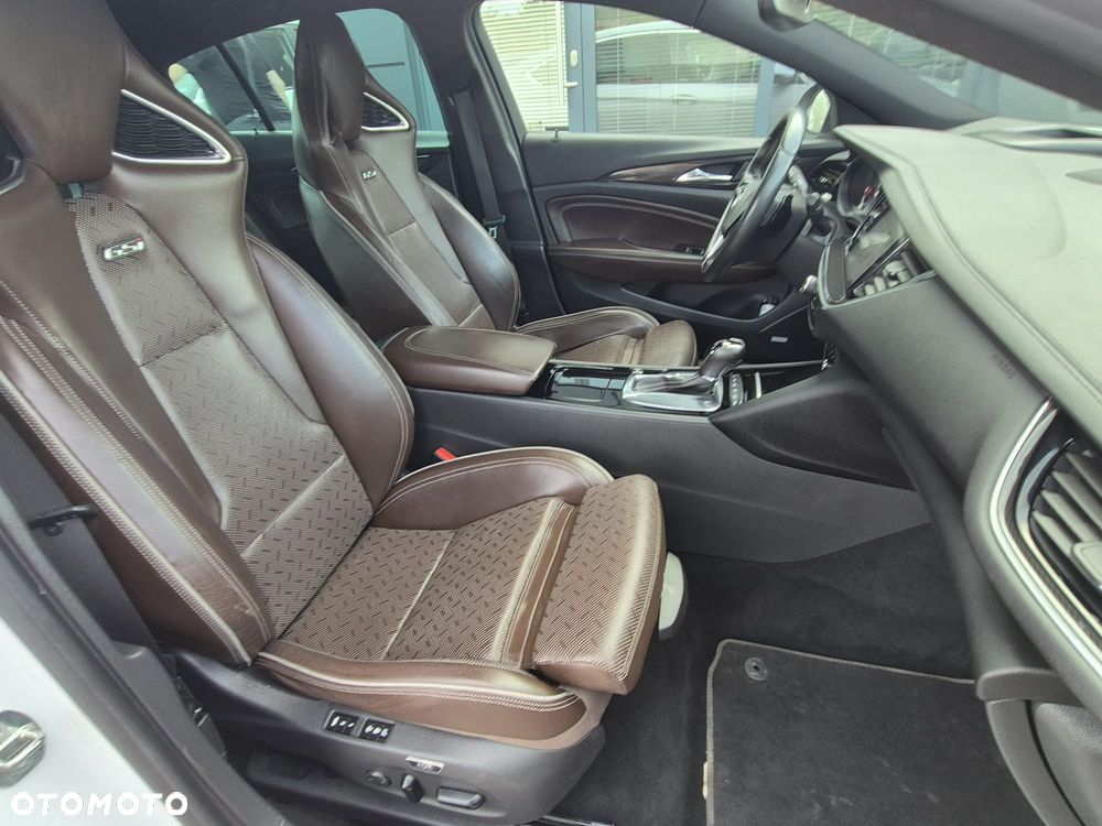 Opel Insignia Sport2.0 Direct InjTurbo 4x4 GSI - 38