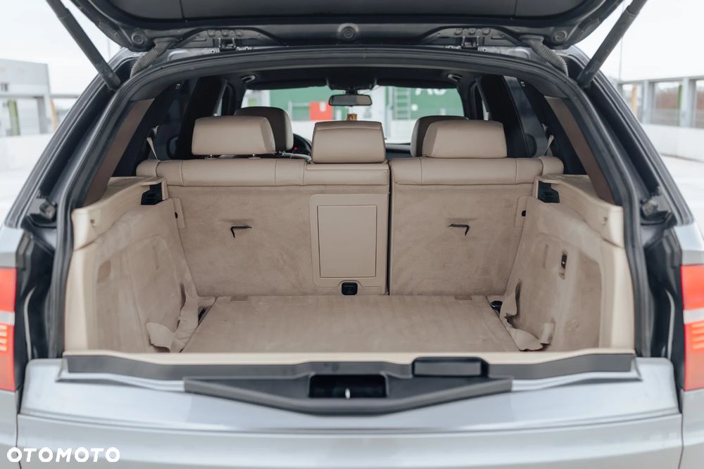 BMW X5 4.8i xDrive - 25