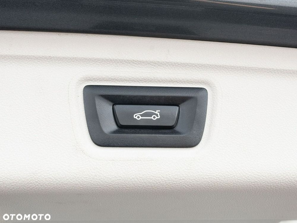 BMW Seria 3 318i - 28