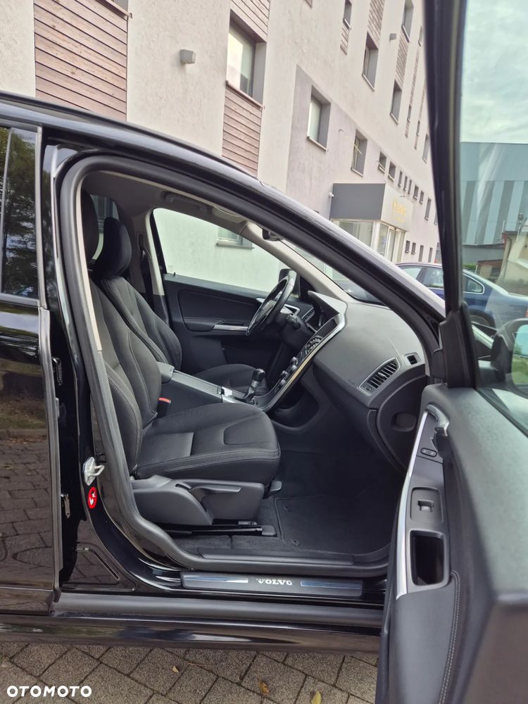 Volvo XC 60 D3 Momentum - 12