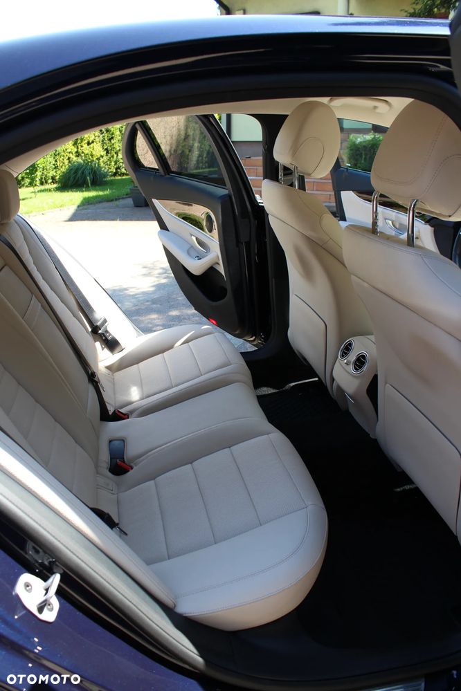 Mercedes-Benz Klasa E 220 d 4-Matic Avantgarde - 8