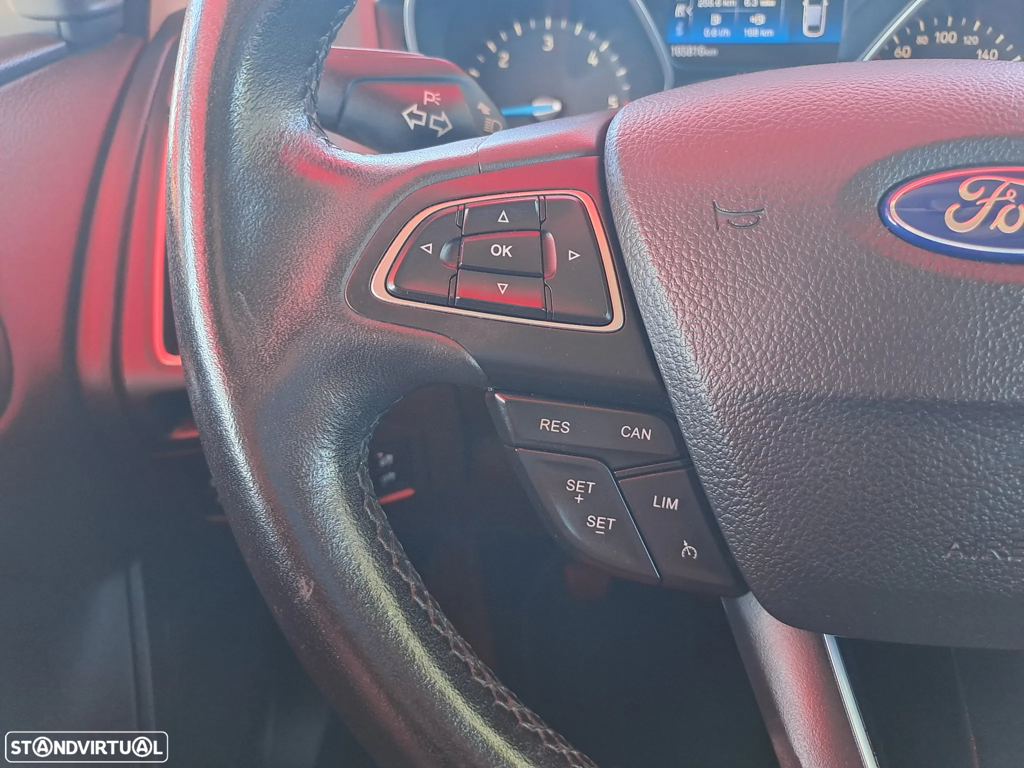 Ford Focus SW 1.5 TDCi EcoBlue Titanium - 24