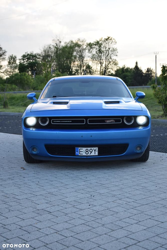 Dodge Challenger - 2
