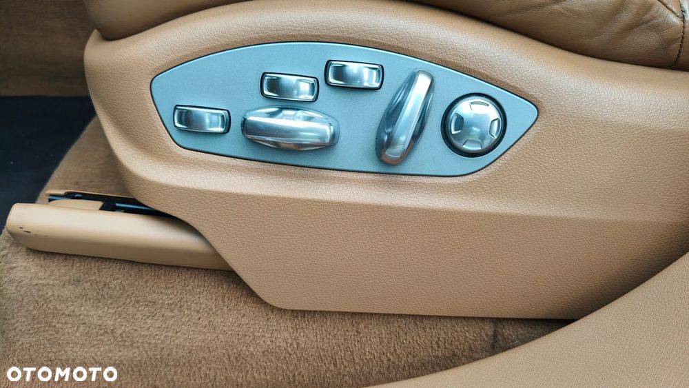 Porsche Cayenne Platinum Edition - 33