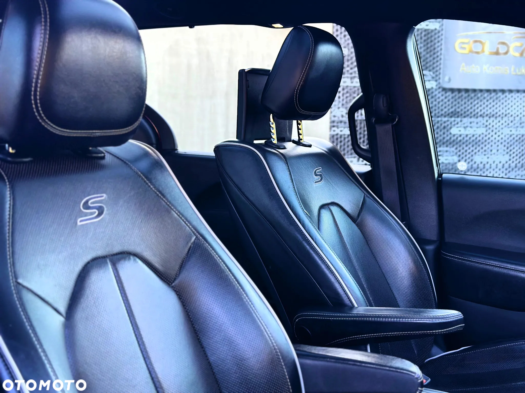 Chrysler Pacifica - 14