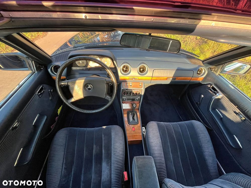 Mercedes-Benz W123 - 12