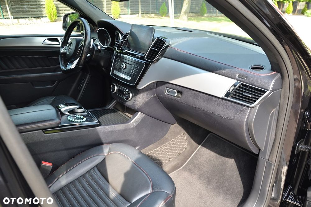 Mercedes-Benz GLE - 22
