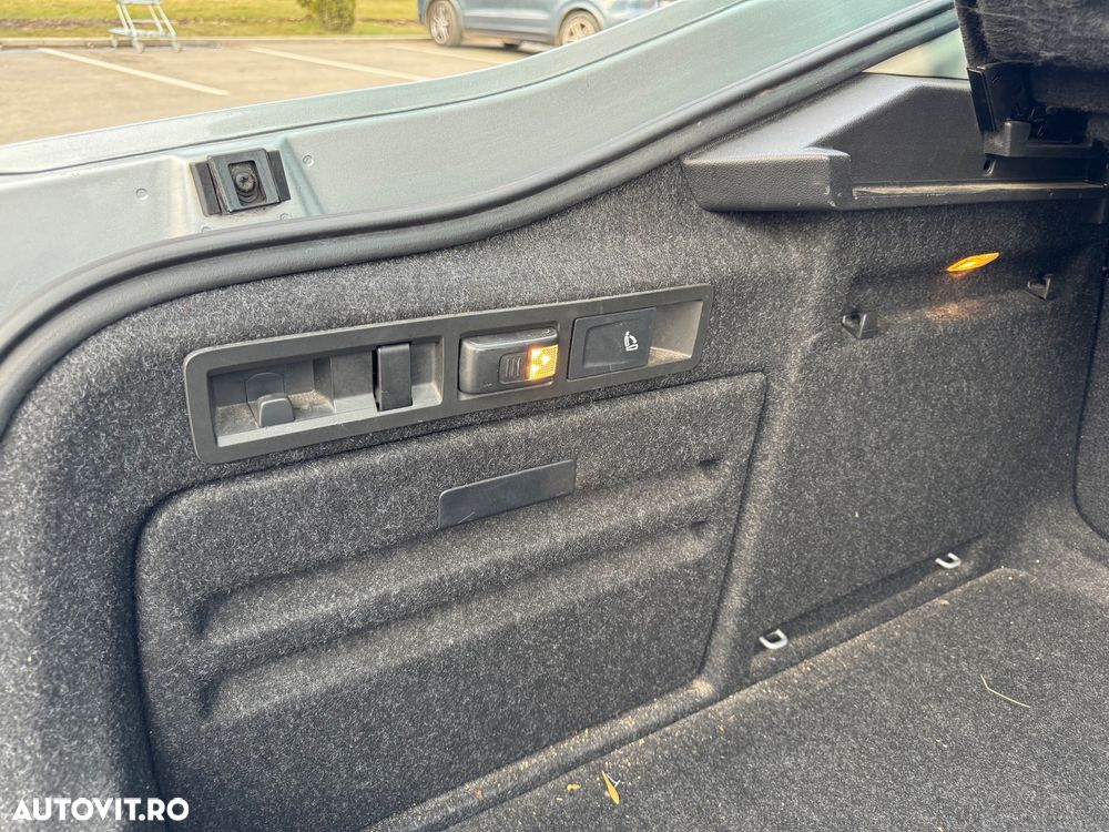 Skoda Superb 2.0 TDI DSG Ambition - 25