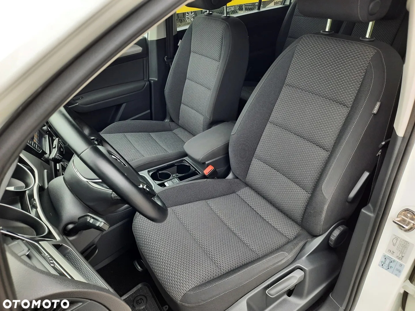 Volkswagen Touran 1.6 TDI SCR BlueMotion Technology DSG Trendline - 16