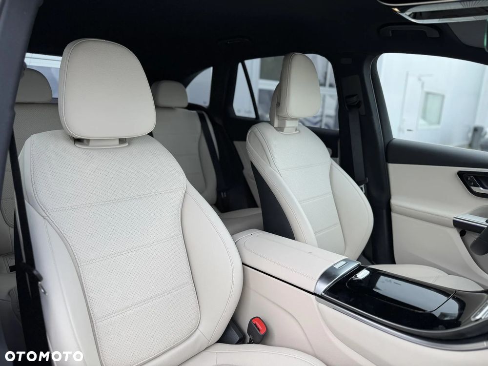 Mercedes-Benz GLC 300 e 4-Matic Avantgarde - 12