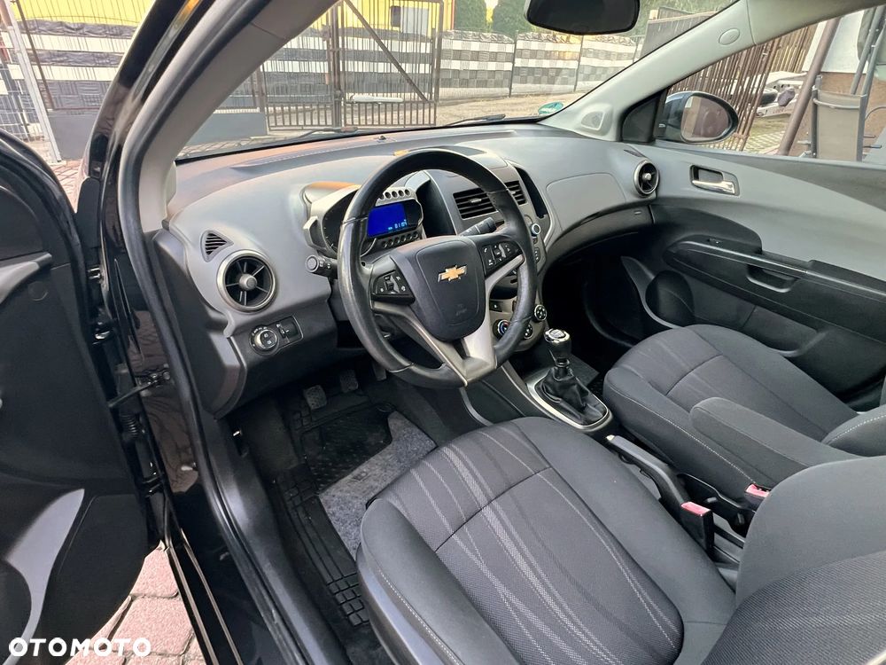 Chevrolet Aveo 1.4 LTZ S/S - 27