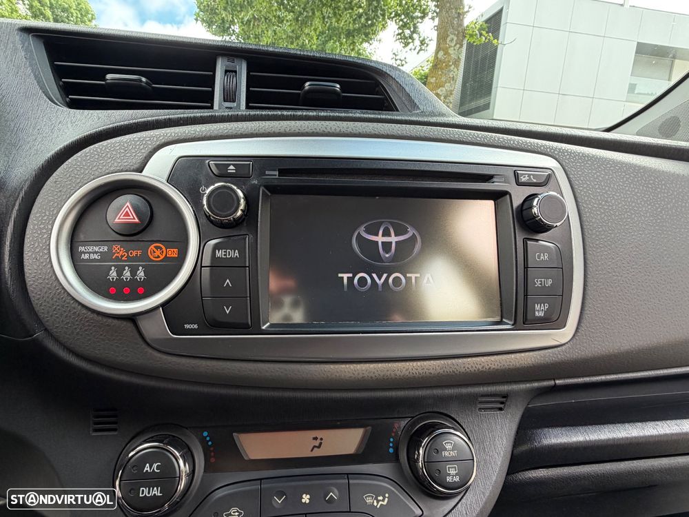 Toyota Yaris 1.0 VVT-i Comfort+Navi - 12