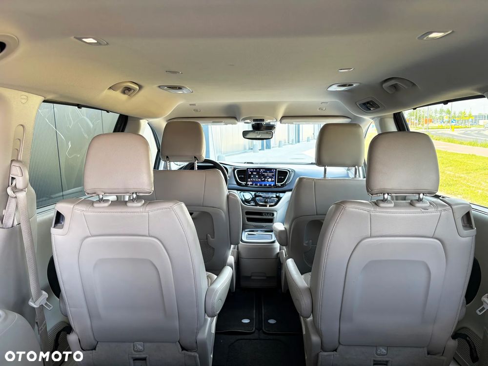 Chrysler Pacifica - 19