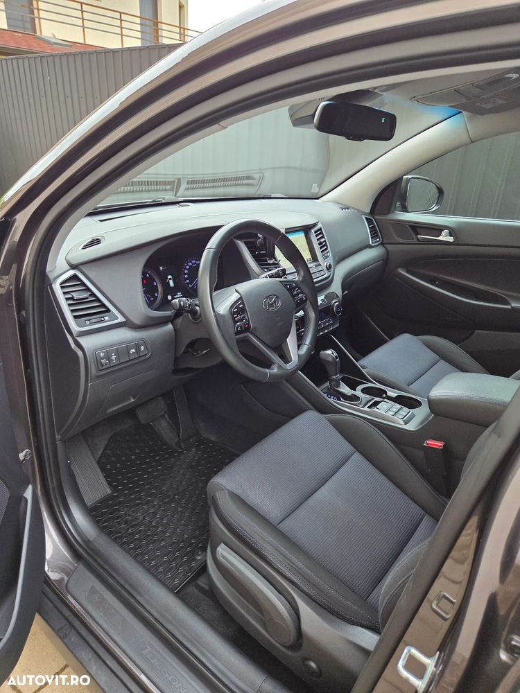 Hyundai Tucson 2.0 CRDI 4WD 6AT Premium+ - 11