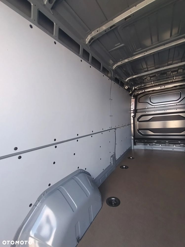 Nissan Interstar - 25