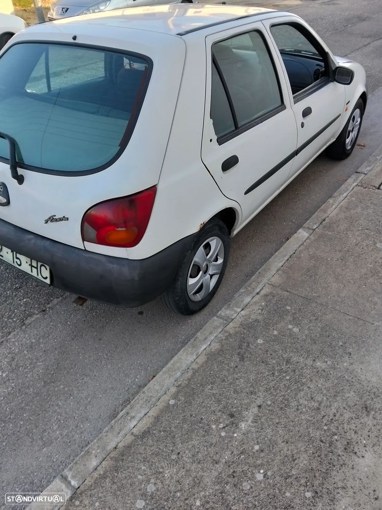 Ford Fiesta 1.8 D Studio - 2
