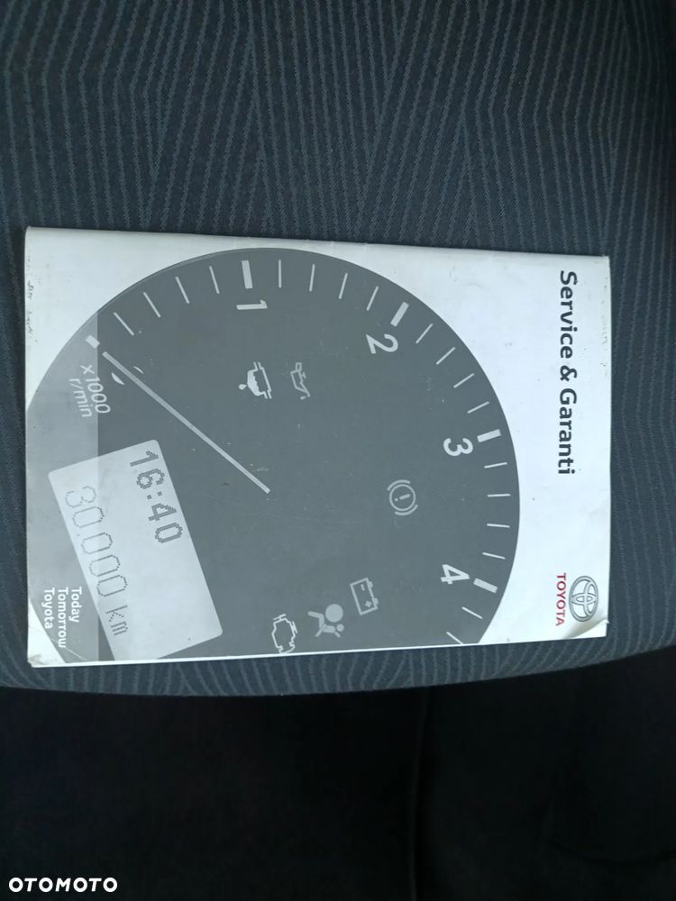 Toyota Avensis 1.6 Life - 13