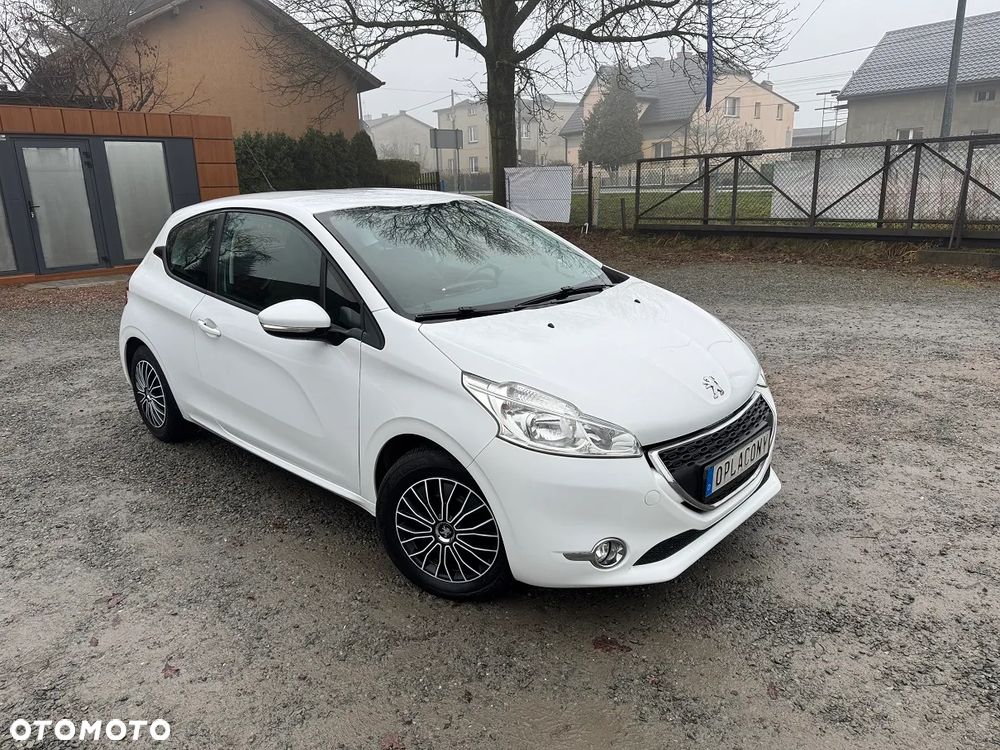 Peugeot 208 - 17